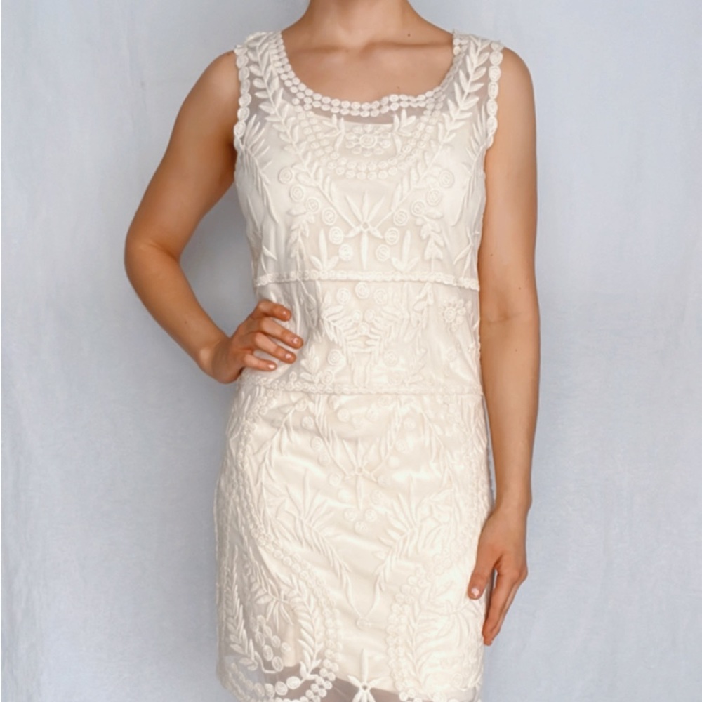 𝙀𝙓𝙋𝙍𝙀𝙎𝙎 // Cream lace dress with slip (adjustable straps)